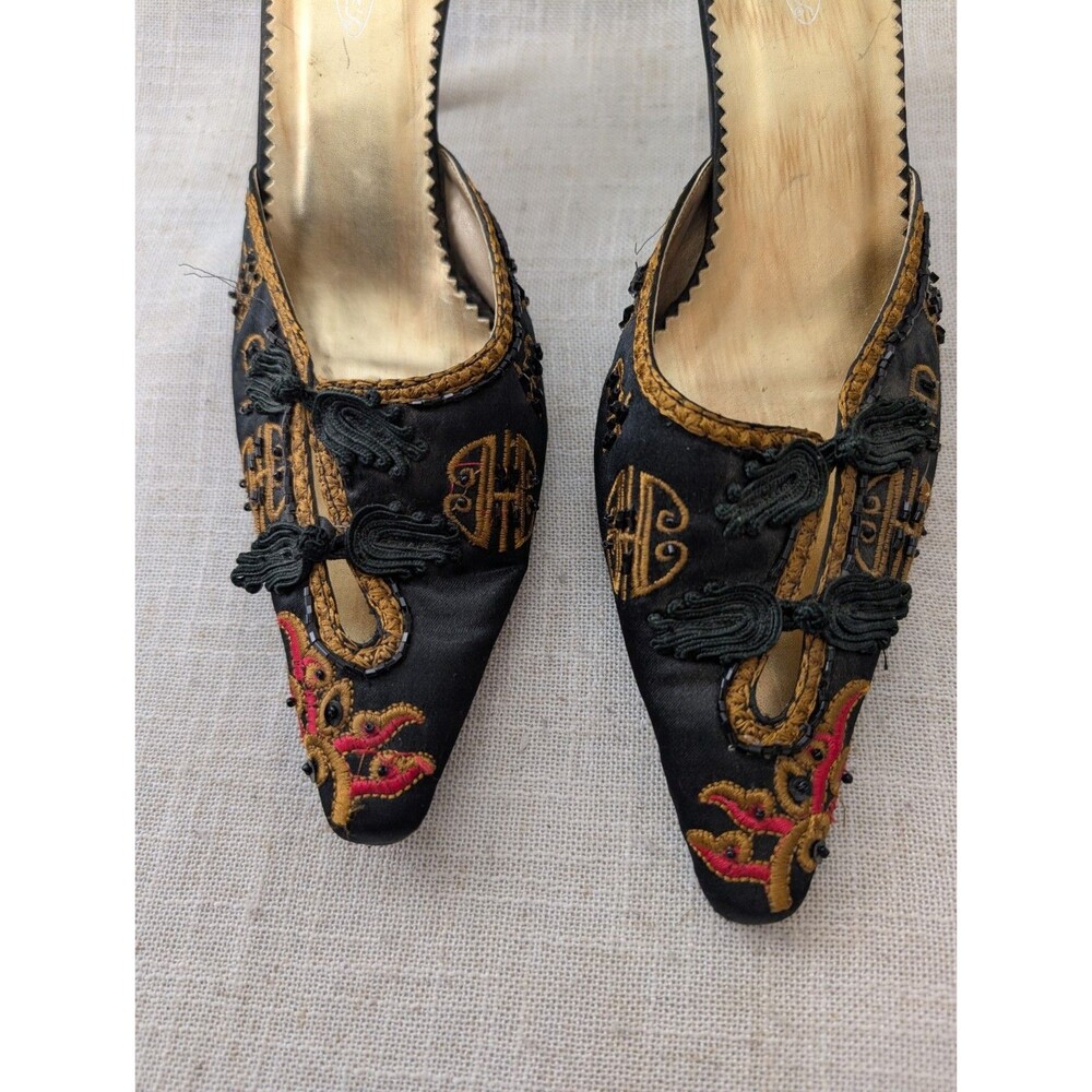 Luvshoe's Canada Ornate Embroidered Mules Shoes Size 10 - Picture 2 of 9
